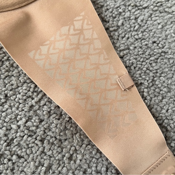 Victoria’s Secret Illusions Strapless Bra - Picture 7 of 7